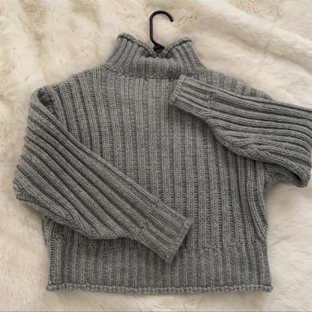 H&M Chunky Knit Turtle Neck Sweater, Size XS